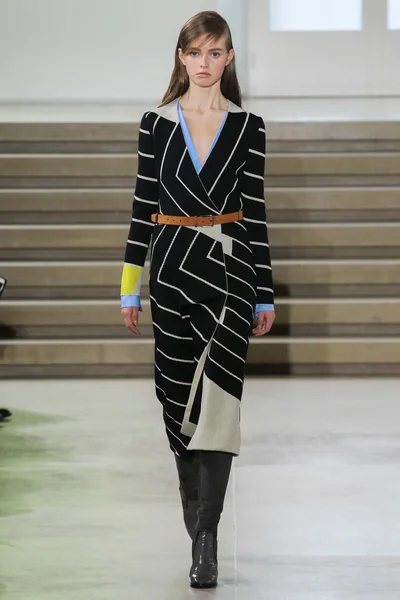 Look 12